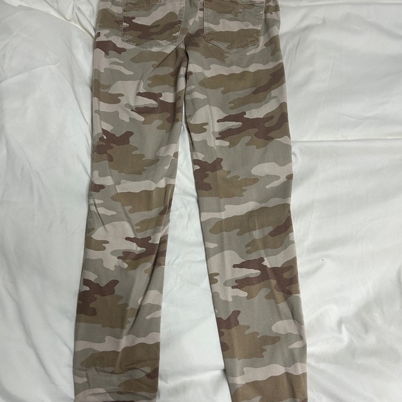 American Eagle Camo Jogger - Picture 2 of 2